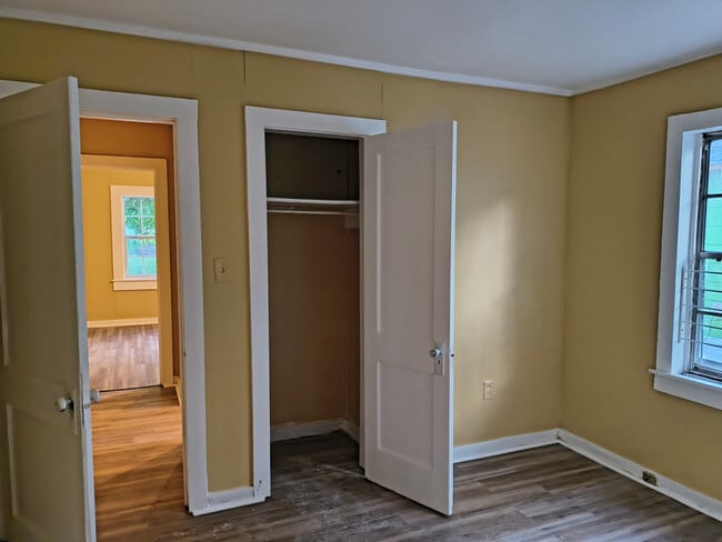 Building Photo - 920 Randall St