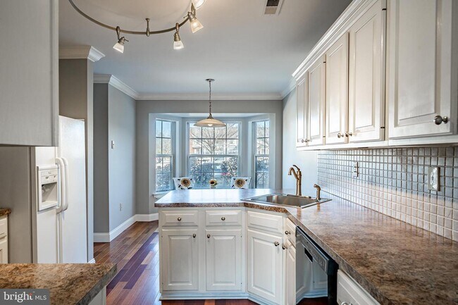 Building Photo - 29 Red Tail Ct