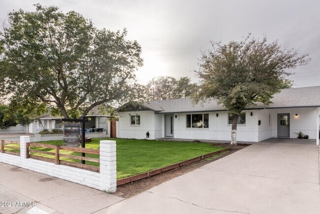 Building Photo - Fully Remodeled 3bd/2bath with Casita