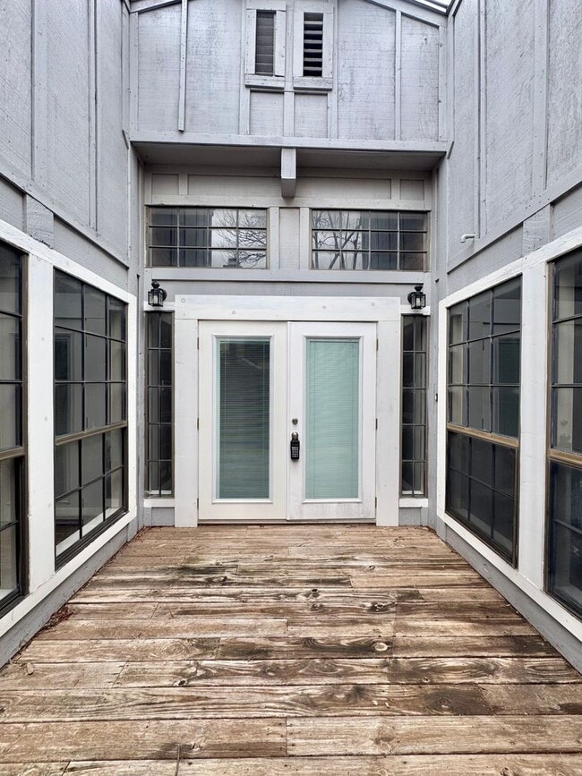 Building Photo - 1713 Utah Ave