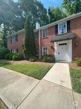 Building Photo - 340 Hanover Arms Ct