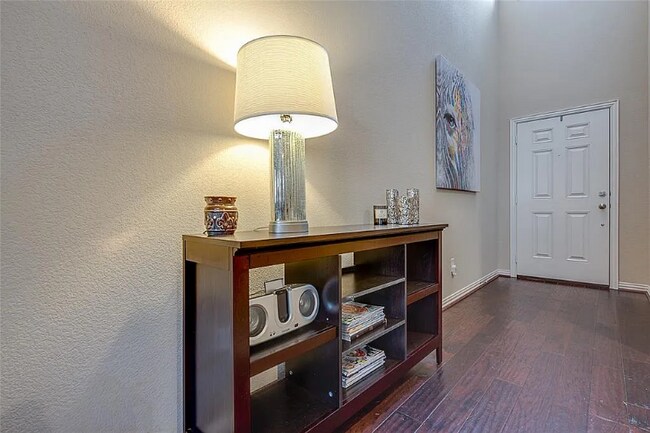 Foto del edificio - 6616 Rutherford Rd