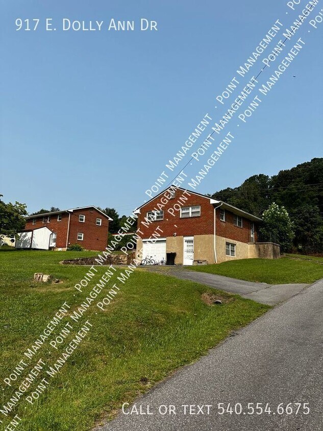 Foto del edificio - Great 3 Bed 1 Bath Home! (WORKING ON GETTI...