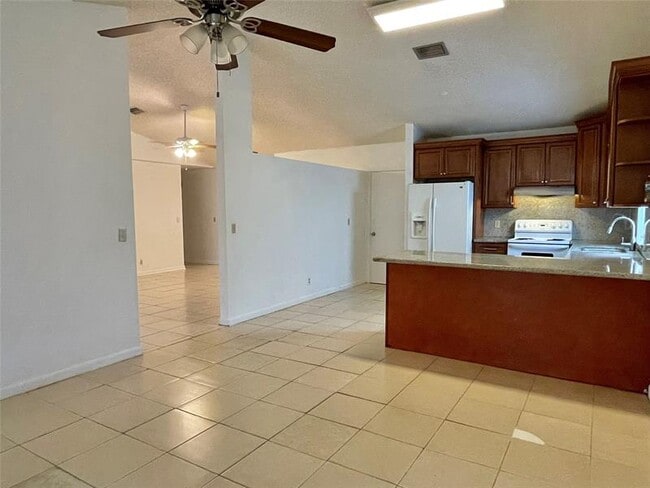 Foto del edificio - 9133 NW 48th St