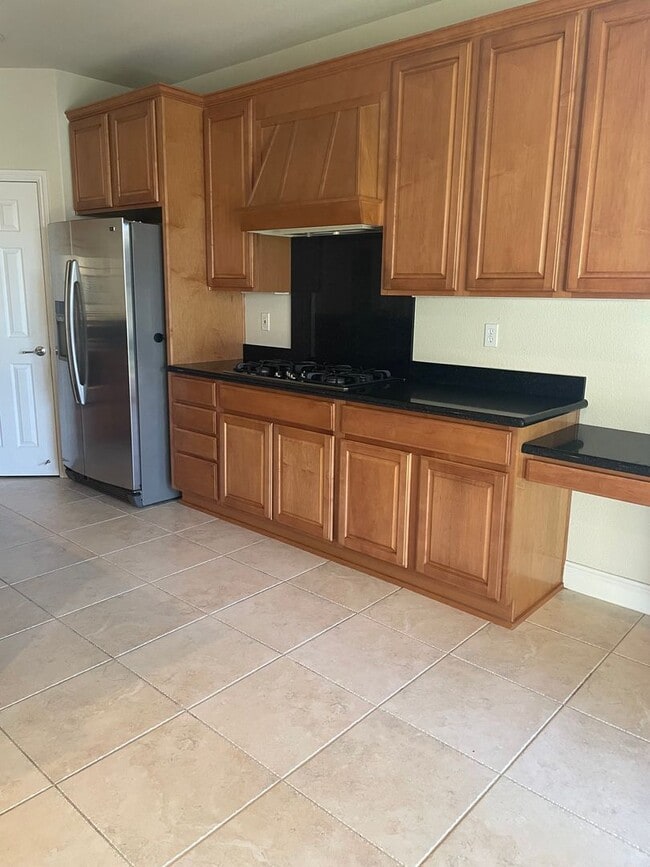 Building Photo - 2331 Pepper Tree Ln
