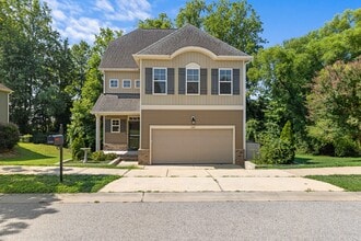 Building Photo - 240 E Quailwood Dr