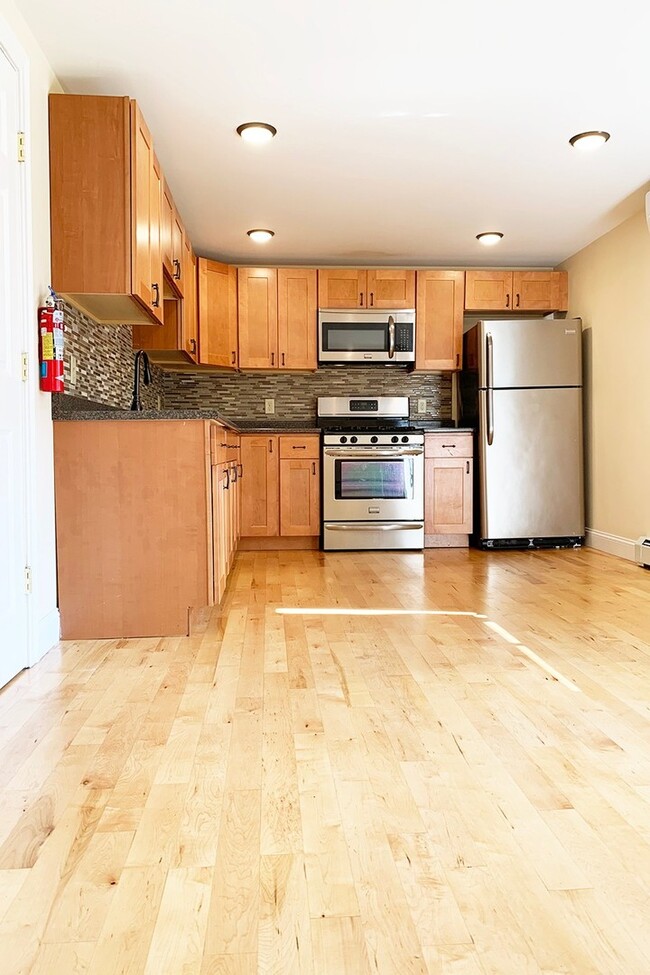 Photo - 152 North St Apartment