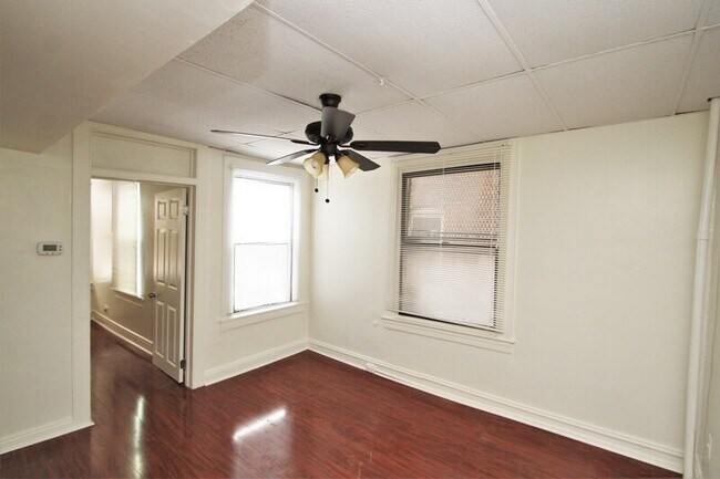 Building Photo - 849 Park Ave