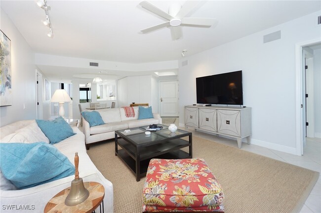 Building Photo - 7225 Pelican Bay Blvd