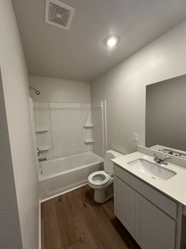 Building Photo - *FREE Rent + Amazon CASH!* BRAND NEW Three Bedroom | Two Bath Home in Tuttle