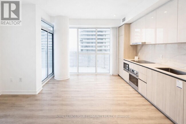 Photo du bâtiment - 8 Interchange Wy