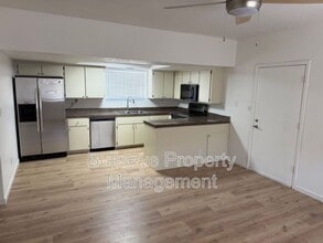 Building Photo - 1302 E Maddock Rd