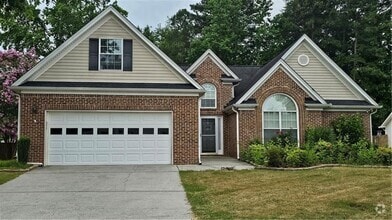 Building Photo - 2970 Victoria Park Dr NE