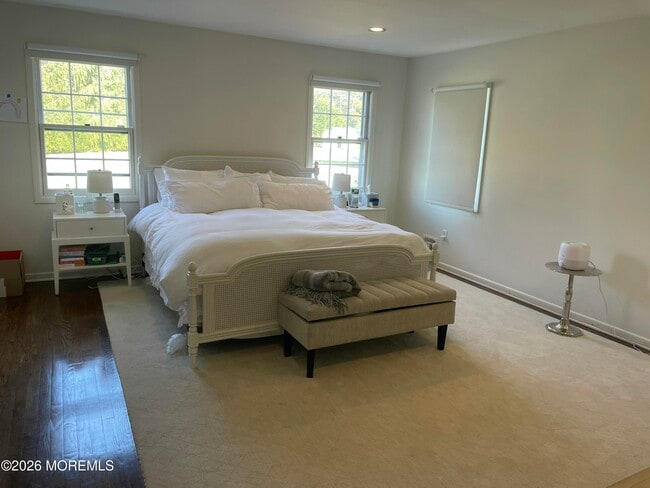 Building Photo - 60 Larchwood Ave