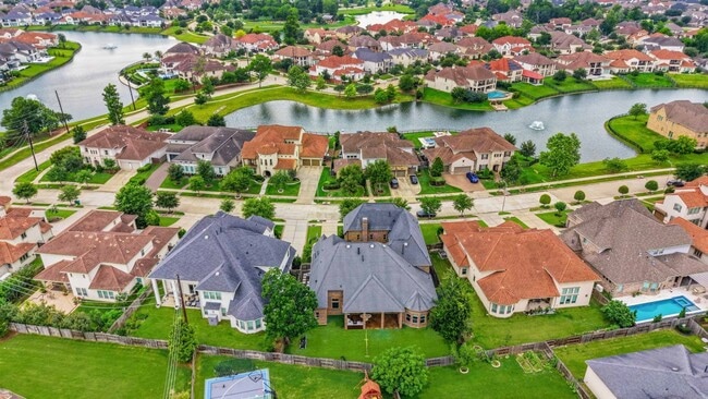 Foto del edificio - 5735 Genoa Springs Ln