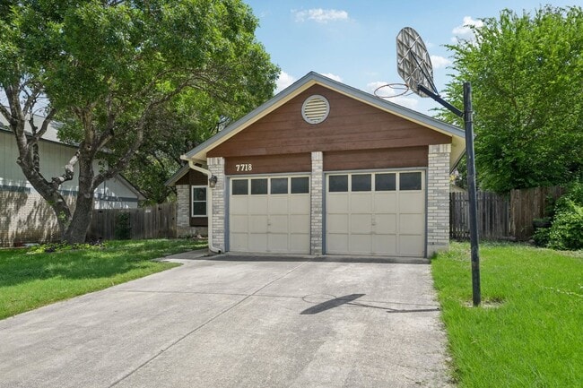 Building Photo - SEPTEMBER  HALF OFF First Month Rent