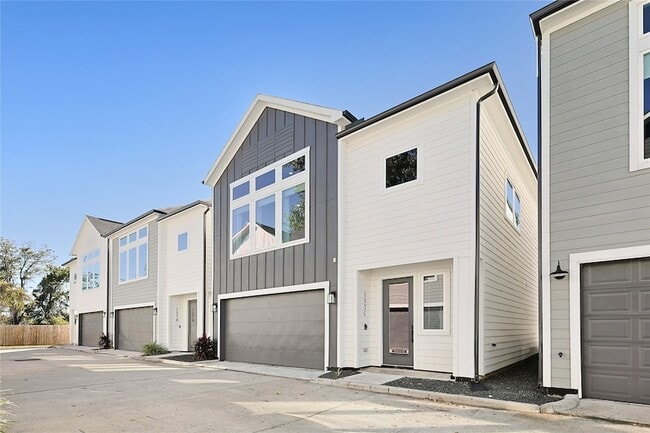 Building Photo - 107 W Whitney St