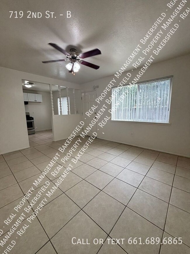 Building Photo - 719 2nd St Unit B. - $200 OFF FIRST MONTH'...
