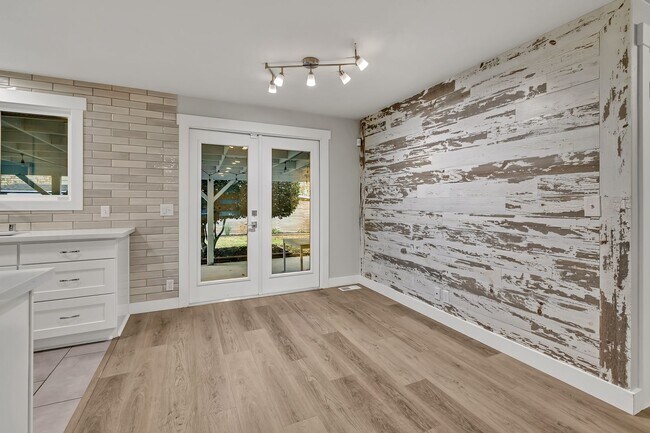 Foto del edificio - Beacon Hill 2 bed 1 bath home