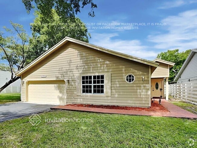 Building Photo - 14915 SW 139th Pl