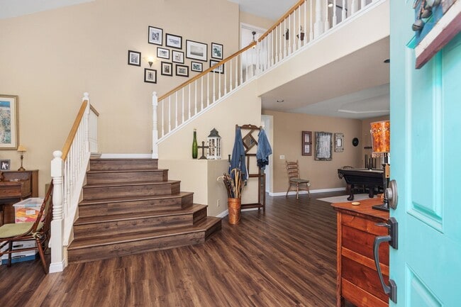 Building Photo - 4 bed 2.5 bath Single Family House with 2 car garage