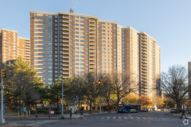 Foto del edificio - RiverBay at Co-op City