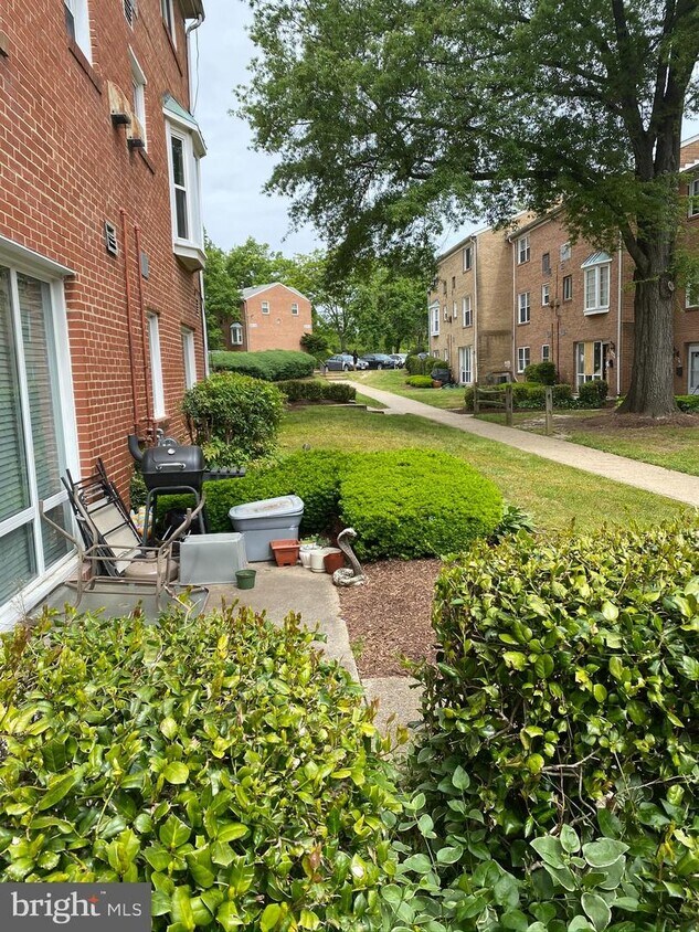 1749 Addison Rd S, District Heights, MD 20747 Condo for Rent in