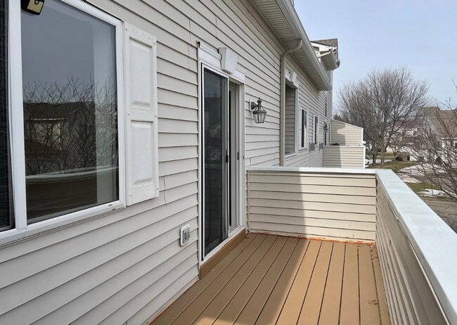 Building Photo - Modern 3-Bedroom, 2-Bath Multi-Level Home ...