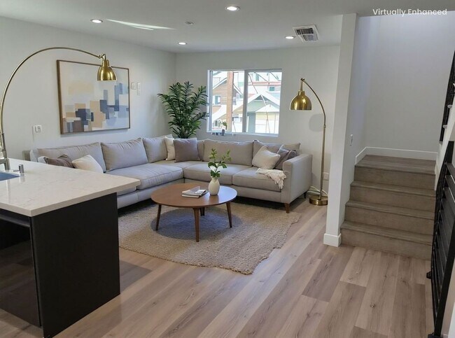 Building Photo - 1 month free! Massive 3 Bed/3.5 Bath+Den