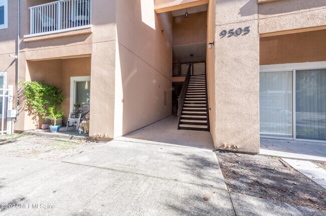 Building Photo - 9505 Armelle Way