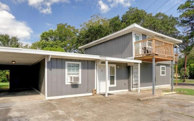 Building Photo - 7810 Oakridge Dr