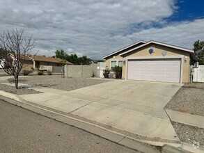 Building Photo - 3721 Rancher Loop NE