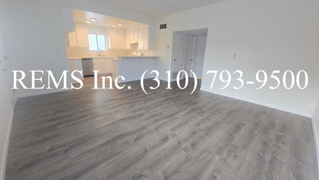 Building Photo - lle01