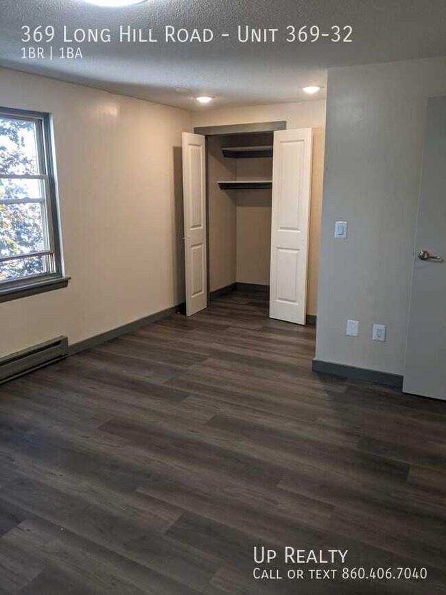 Foto del edificio - 369 Long Hill Rd