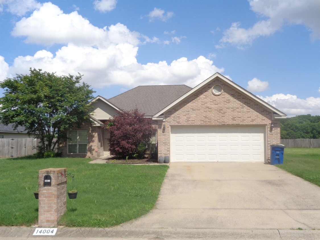 Primary Photo - 14004 Chesterfield Cir