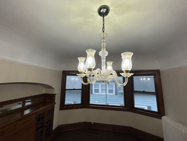 Building Photo - 556 N 63rd St