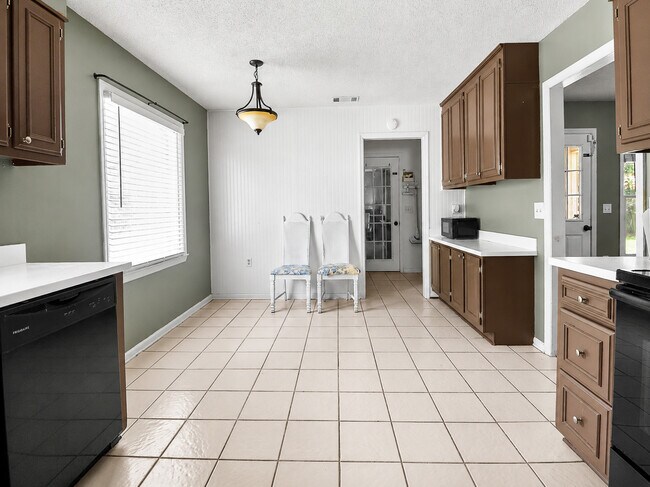 Foto del edificio - 127 Pine Bluff Dr
