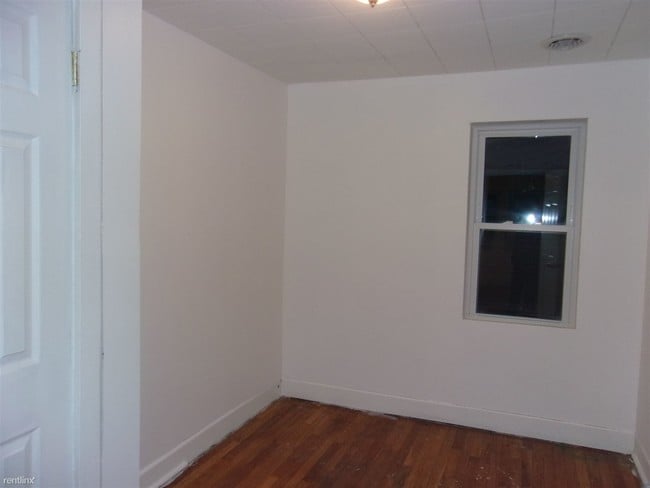 Building Photo - 154 Broad Ave