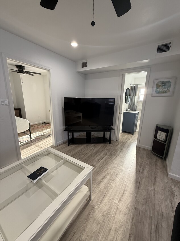 Living Room - 478 E Sycamore St