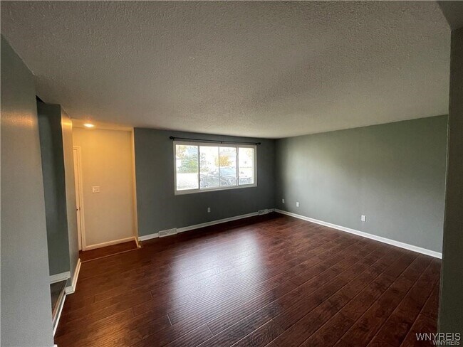 Foto del edificio - 5355 Lake Ave