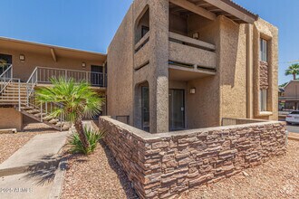 Building Photo - 3825 E Camelback Rd