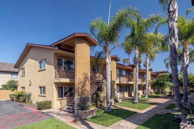 Building Photo - El Palacio *$500 Off*