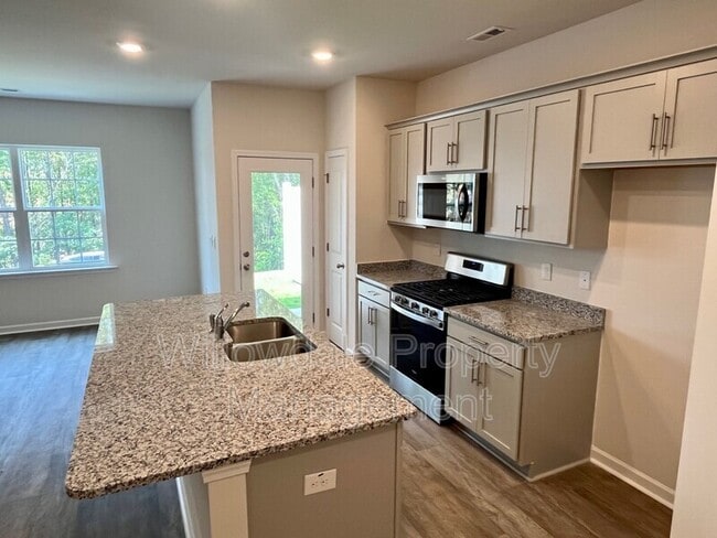 Building Photo - 257 David Hl Dr