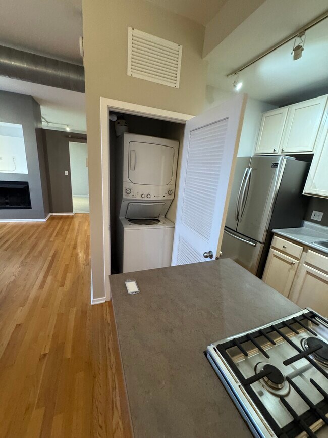 Lavadero - 811 S Lytle St