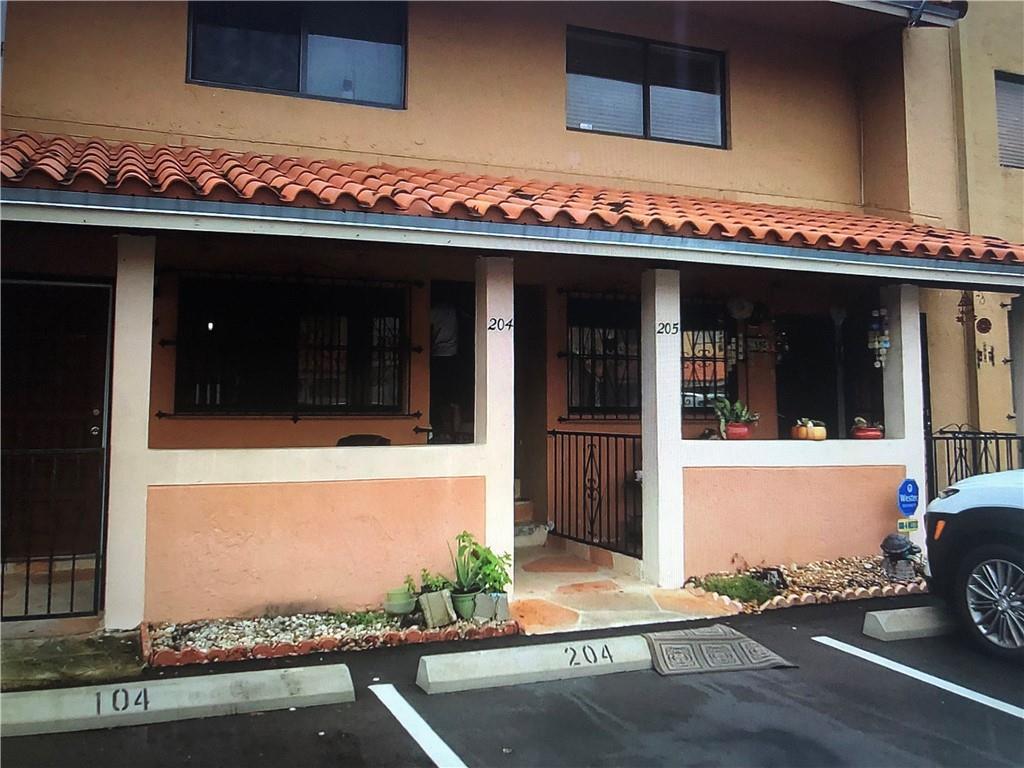 Foto principal - 2740 W 61st St