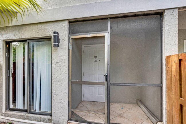 Building Photo - 7690 Lago Del Mar Dr