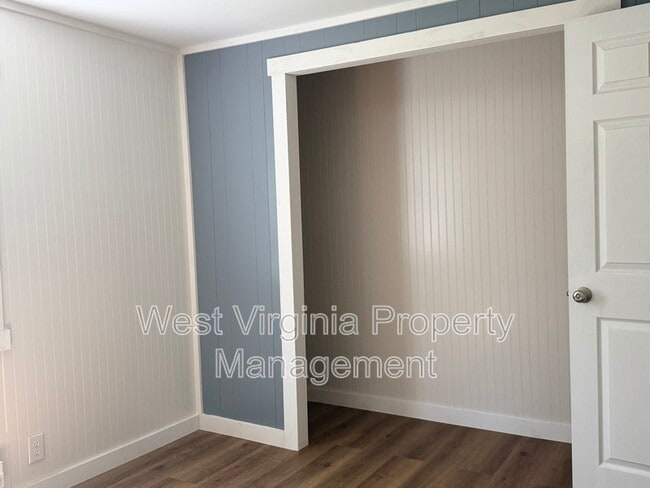 Building Photo - 110 Peck Ct