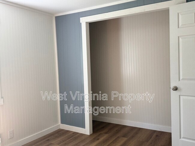 Foto del edificio - 110 Peck Ct