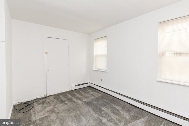 Building Photo - 310 N 32nd St