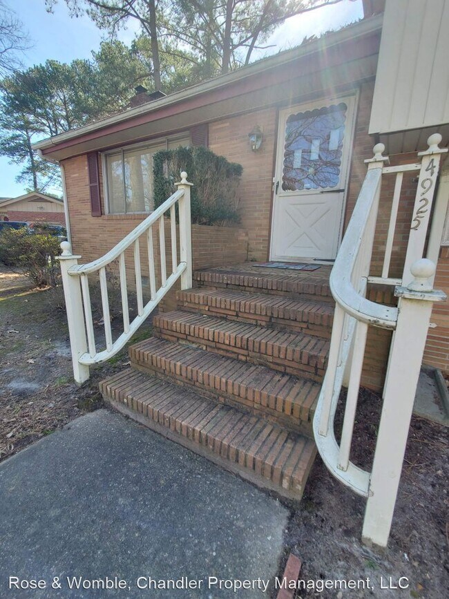 Foto del edificio - 3 br, 1.5 bath House - 4925 Briarwood Lane